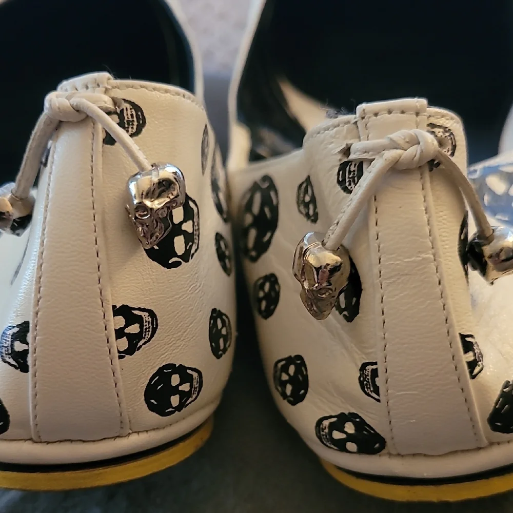 Alexander McQueen Women's Flats - Picture 6 of 9